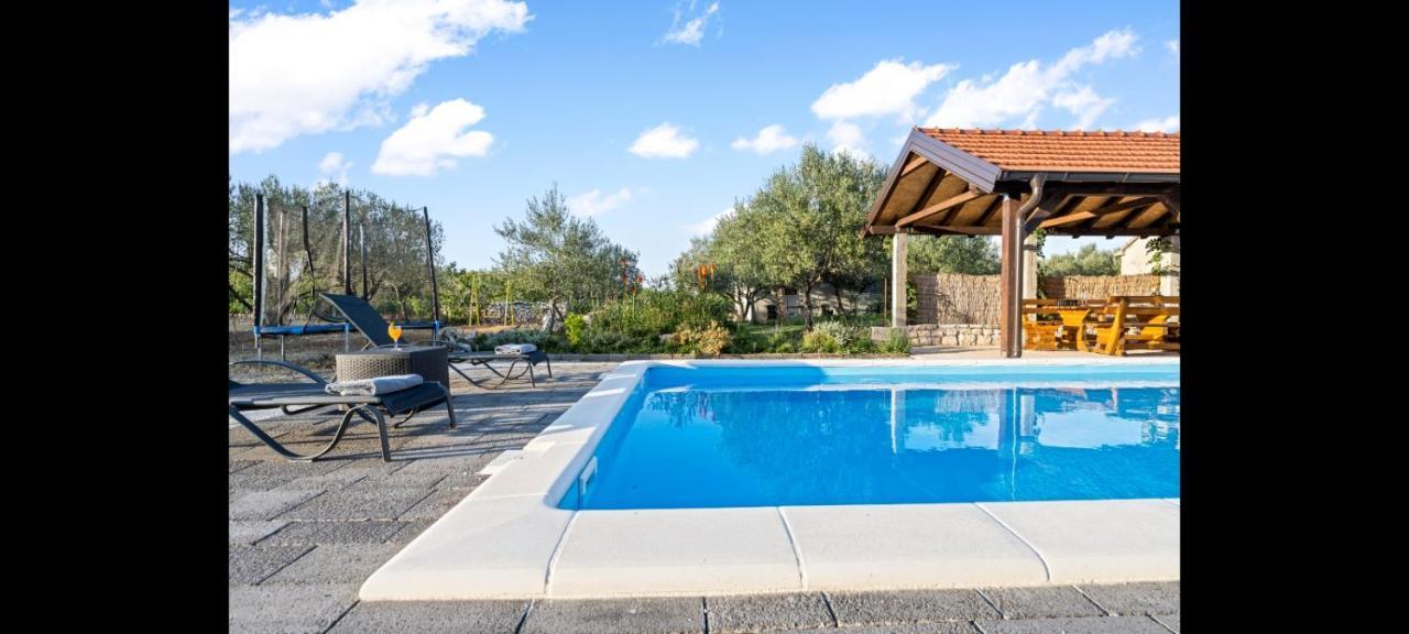 Olive Tree House With Jacuzzi, Wifi And 40M2 Pool Vila Siritovci Exterior foto