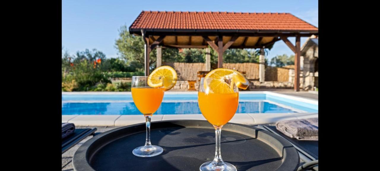 Olive Tree House With Jacuzzi, Wifi And 40M2 Pool Vila Siritovci Exterior foto