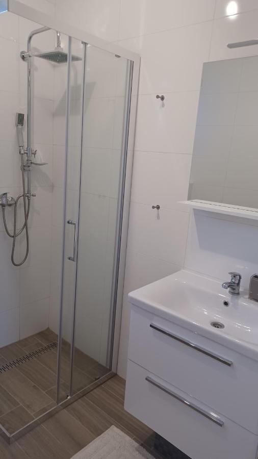 Olive Tree House With Jacuzzi, Wifi And 40M2 Pool Vila Siritovci Exterior foto