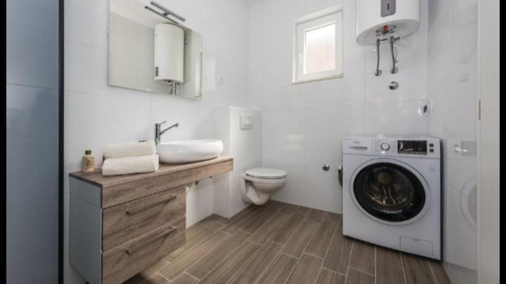 Olive Tree House With Jacuzzi, Wifi And 40M2 Pool Vila Siritovci Exterior foto